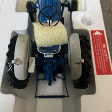 UNIVERSAL HOBBY 1:16 TRATTORE
