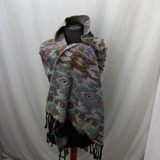 Articolo e5029 sciarpa donna Fendi multicolore, le misure sono larghezza 44cm, l