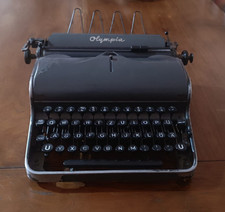 Olympia Tipewriter 1943 WWII German without Rune SS Key - De-Nazified #456964