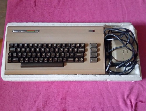 Commodore con alimentatore - commodore,