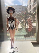 Barbie vintage bruna taglio a