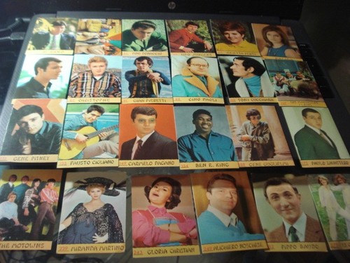Lotto figurine cards - 24,