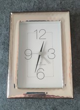 Cornice con orologio Pierre