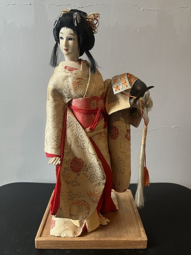 Bambola geisha giapponese