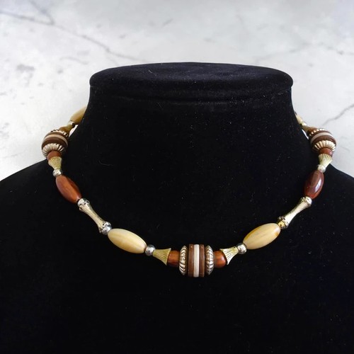 Girocollo vintage con perline