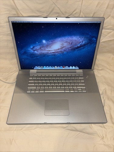Apple macbook pro 2008 - 17",