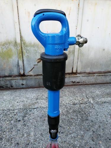 Martello pneumatico nuovo con - pneumatico,