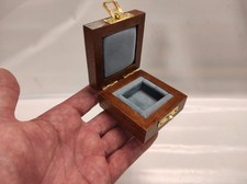 Astuccio in legno per Sterlina in Oro personalizzabile con incisione Idea reg...