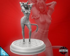 Vivace Cameriera Con Orecchie