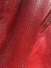 J6 Pelle a vegetale stampa pitone colore rosso – SP. 1,5 MM