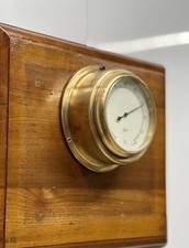 Antico barometro marino