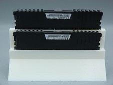 2x 8 GB Corsair Vengeance LPX