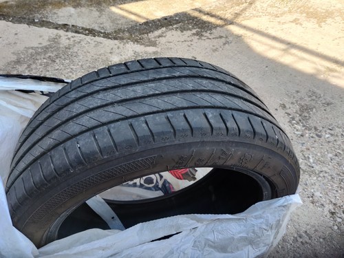 Due gomme usate buone - usate,