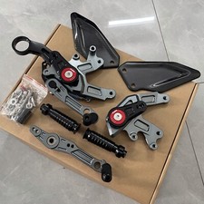  Set poggiapiedi posteriore