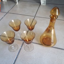 bottiglie più bicchieri anni