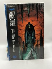 Batman: Earth One Vol. 3 di