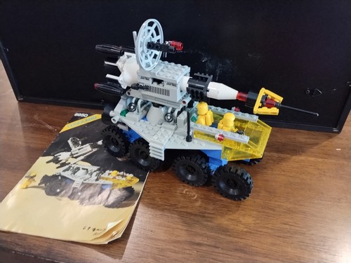 Lego space mobile - space:,