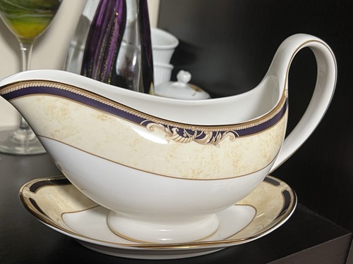 Wedgwood cornucopia gravy - cornucopia,