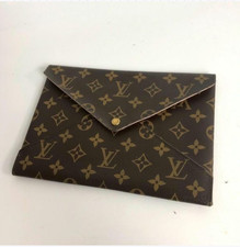 LOUIS VUITTON Pochette