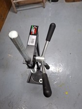 Tappatrice tappi corona grifo - tappi,