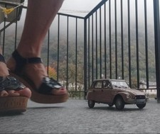 Sandalo Con Zeppa Molto Resistente Come Si Vede In Foto, N. 39 Fiori Di Lucia