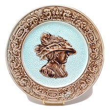 Antica Piatto Barbotine Ritratto Donna Moschettiere Onnaing? A Identificare