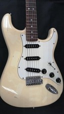 FENDER JAPAN STRATOCASTER