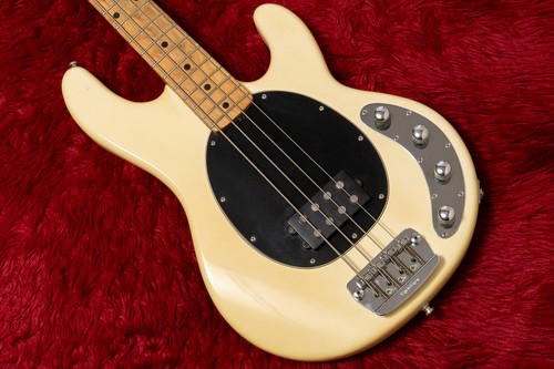 Ernie ball music man stingray - ball,
