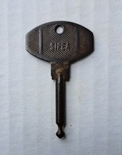 CHIAVE D'EPOCA  TRATTORE  CAMION SIPEA  RARISSIMA  ORIGINALE !!  MISURE IN FOTO