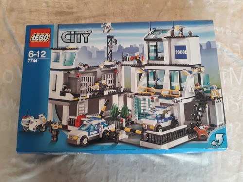 Lego 7744 police station - 7744,
