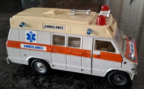 Polistil dodge van ambulance - polistil,