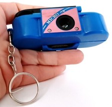 MICRO 110 CAMERA - fotocamera anni 80 portachiavi keychain blu / nera
