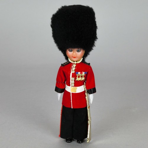 Buckingham palace guard doll - buckingham,