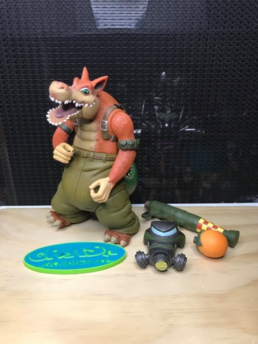 Saurus toys crash - re, toys/crash