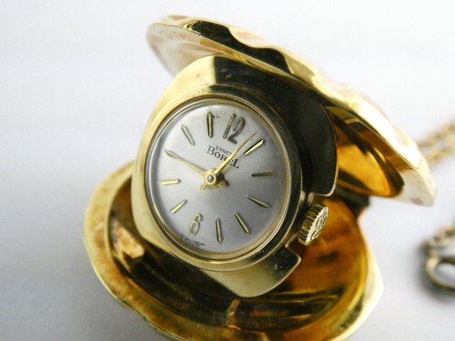 Collana con ciondolo - , orologio