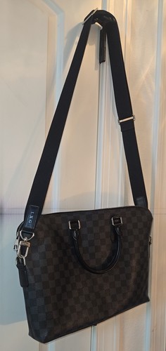 Louis vuitton porte - louis,