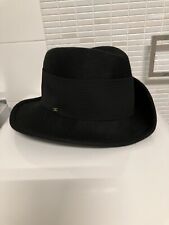 Elisabetta Franchi Cappello