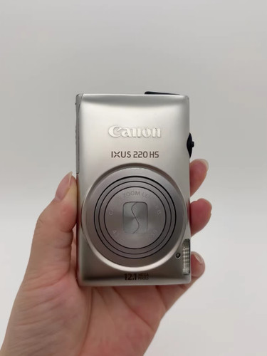 Silver canon ixus220hs zoom - canon,
