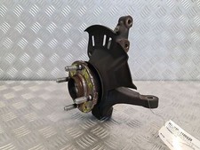 Fusée moyeu avant gauche