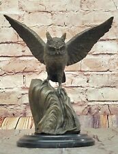 Forest-Inspired Bronzo Gufo