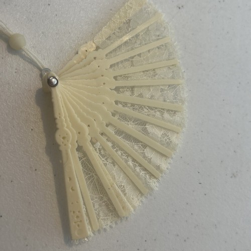 Piccolo ventaglio mano - mano, 4"