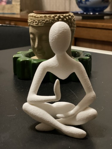 Statua minimalista meditazione - minimalista,