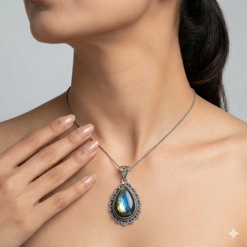 Pietra preziosa labradorite