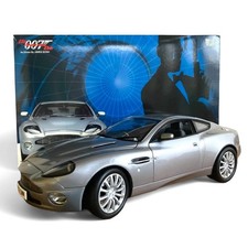 Kyosho 1:12 Aston Martin V12