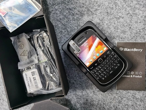 Blackberry 9900 bold - blackberry,