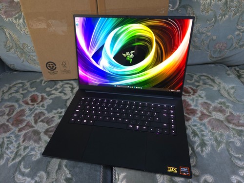 Razer blade ryzen 9 - 16,