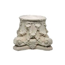 Capitello in gesso colato a