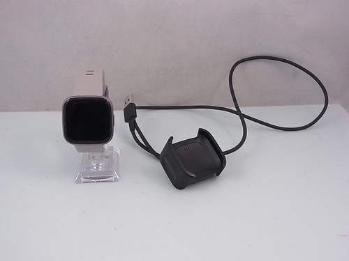 Fitbit versa smartwatch - versa,