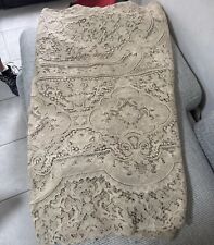 copriletto matrimoniale ricamato a mano