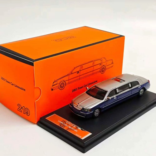 2003 lincoln town car - 1/64,